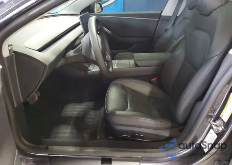 2024 Tesla Model 3 z USA, uszkodzony, nr VIN 5YJ3E1EBXRF835097